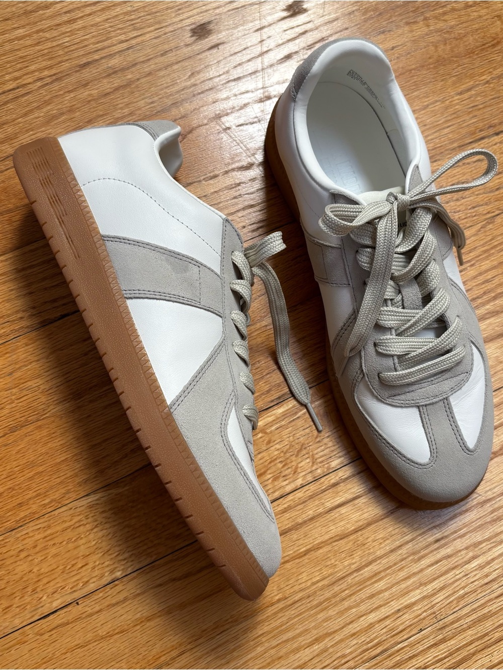 Steve Madden White and Taupe Low-Top Sneakers with Gum Sole